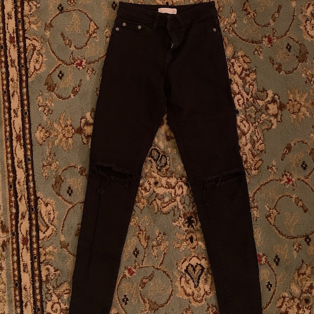 Ripped skinny jeans